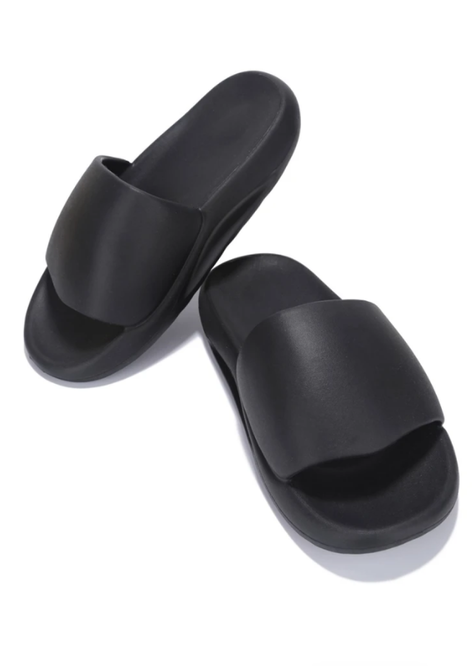 ASTRO RUBBER BLACK SLIDE