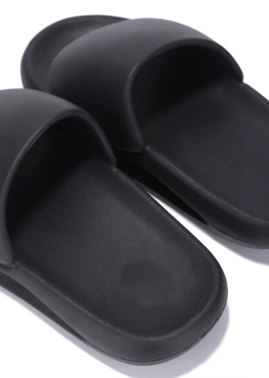 ASTRO RUBBER BLACK SLIDE