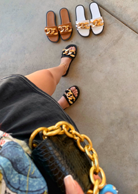 HANDS ON THE LATEST BLACK CHAIN SANDAL