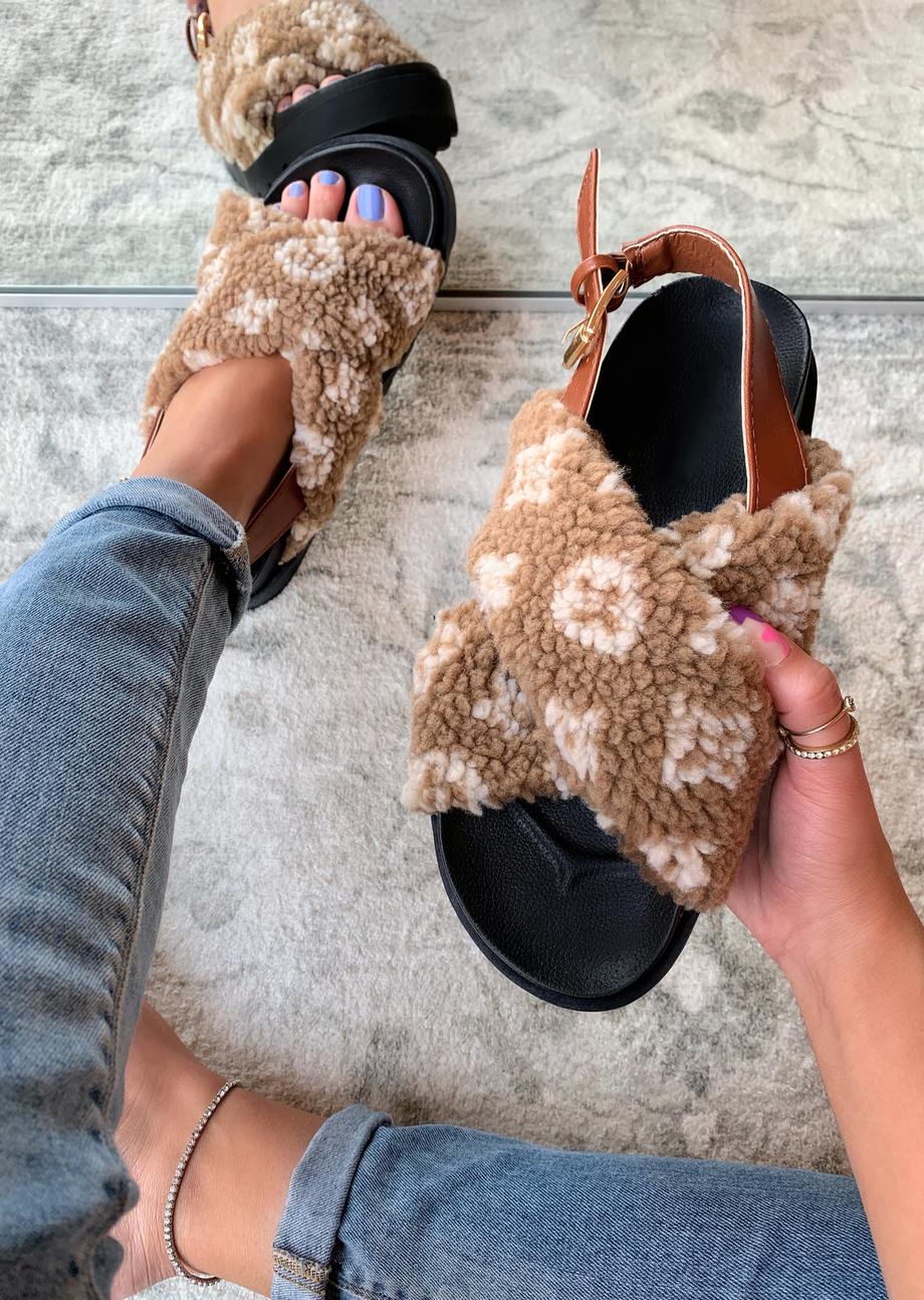 FANCY BUT COMFY TAN CHUNKY SANDAL