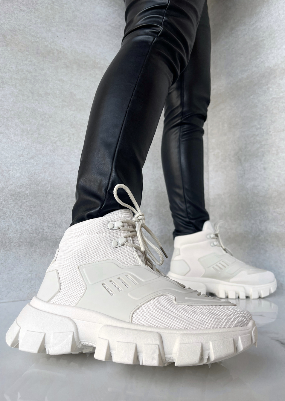 OPEN HEART CHUNKY NUDE SNEAKER