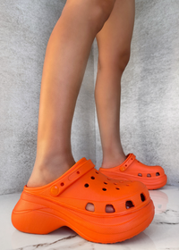 EYES ON ME ORANGE PLATFORM CLOG