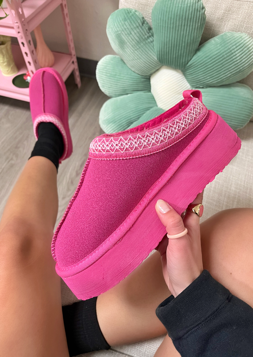 CUTENESS ALERT PINK PLATFORM SLIPPER