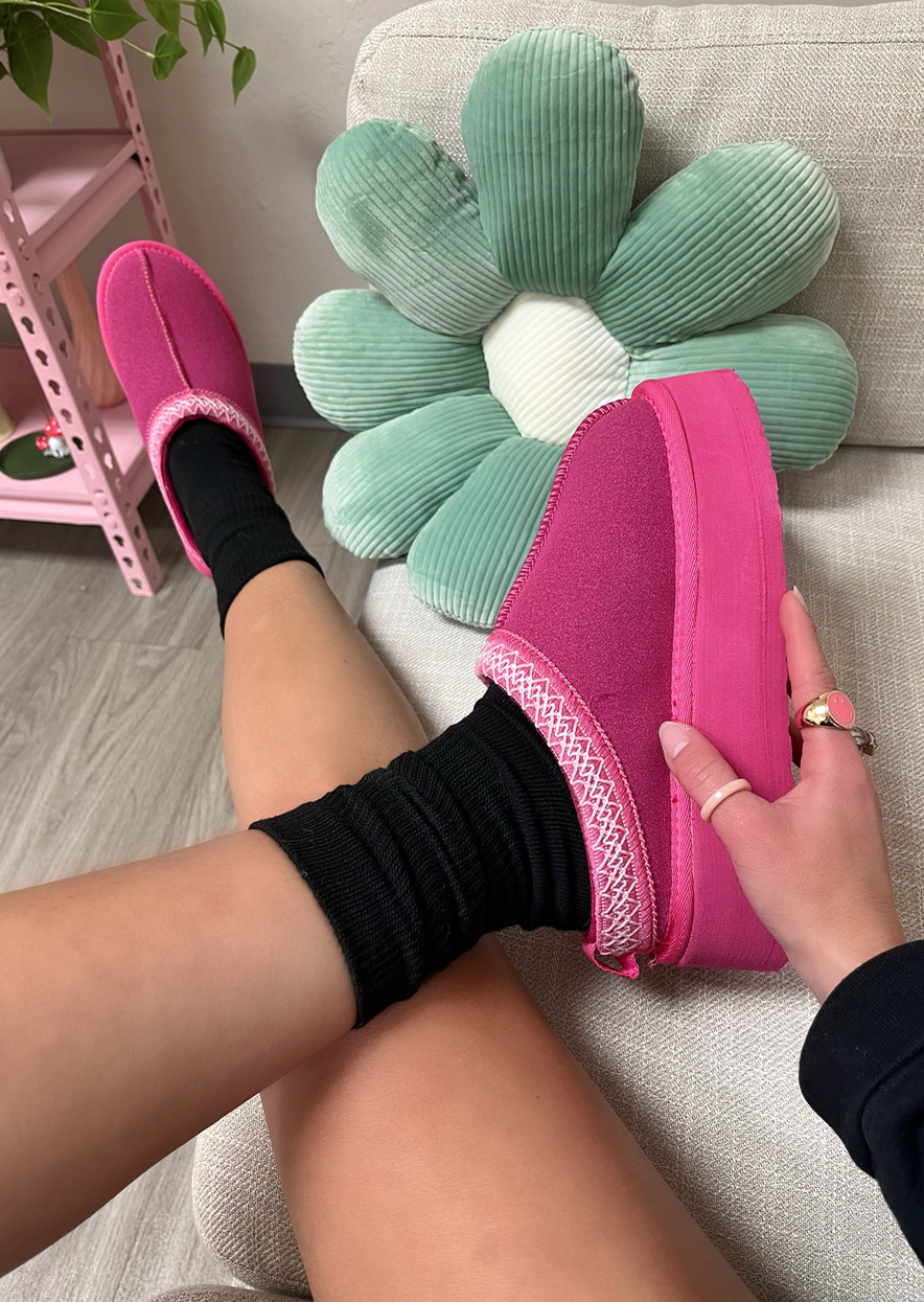 CUTENESS ALERT PINK PLATFORM SLIPPER