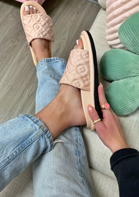 COMFY VIBES NUDE SLIDE SANDAL