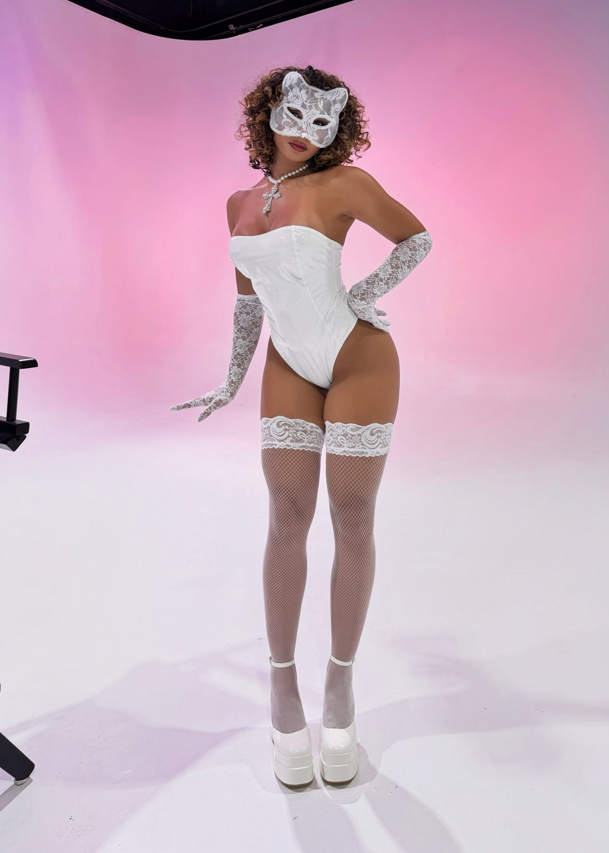 WHITE LACE KITTY (MASK ONLY)
