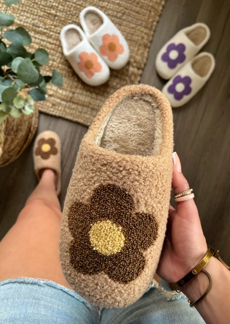 MAKE YOU SNUGGLE BROWN FLOWER SLIPPERS