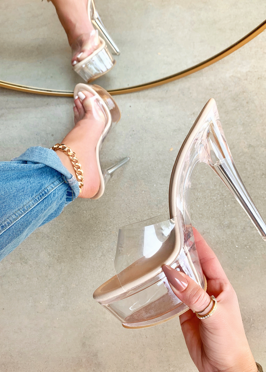 FEARLESS & EXTREME CLEAR PLATFORM HEEL