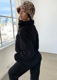 WANDERLUST SNUGGLE BLACK JOGGER SET
