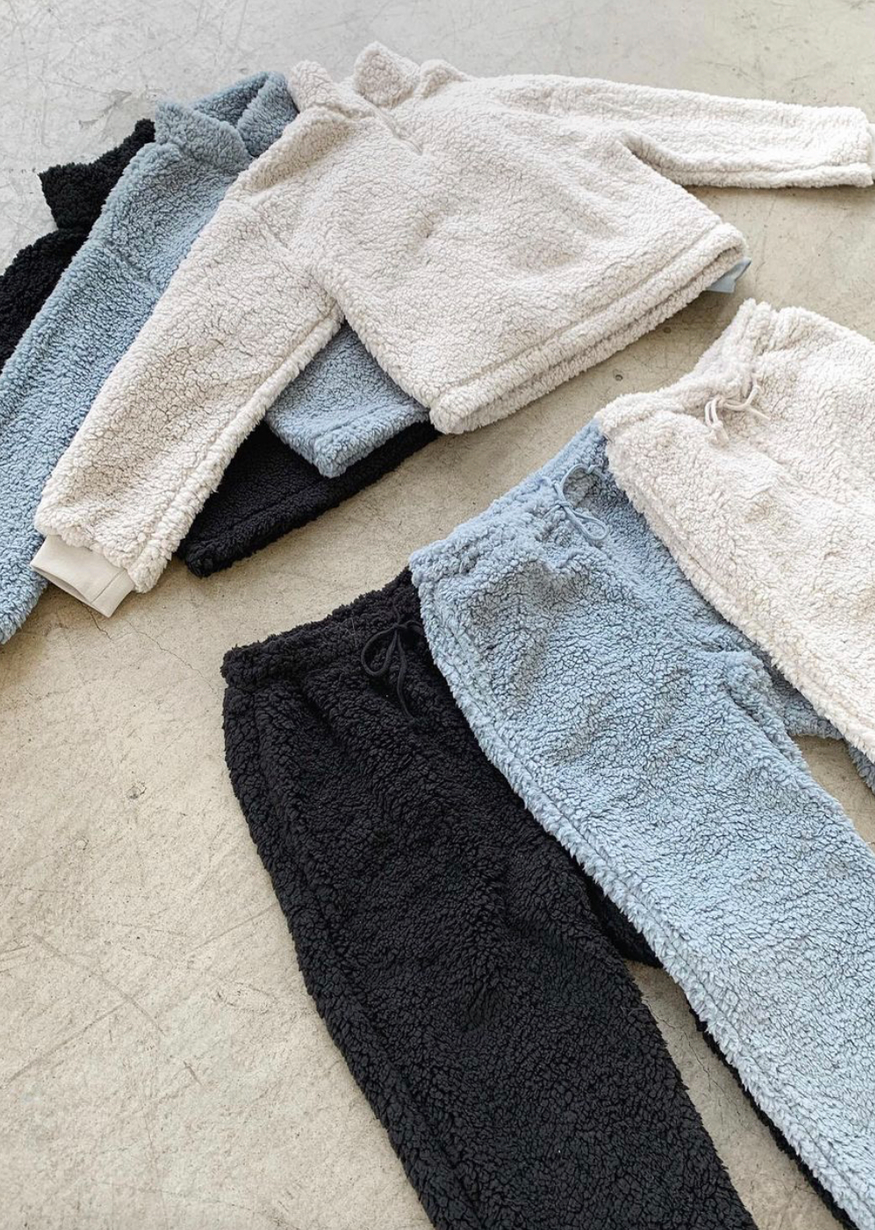 WANDERLUST SNUGGLE BLACK JOGGER SET