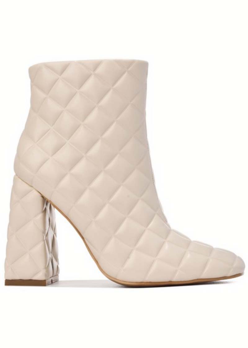 GIVING IT ALL CREAM QUILTED BOOTIES