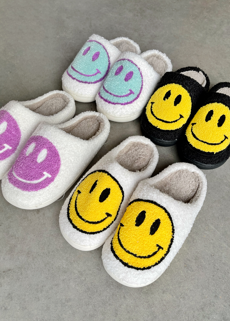 HAPPY FEELS SMILEY FACE SLIPPERS